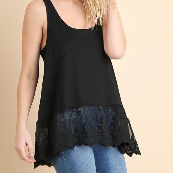 ✴️LAST ONE✴️ XL LACE HEMMED TANK TOP IN BLACK - Picture 3 of 6